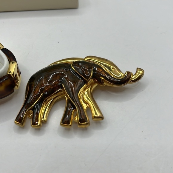 Elephant Novelle watch Faux Tortoise Gold Tone Link Watch  Pin Gift Set - Picture 6 of 10